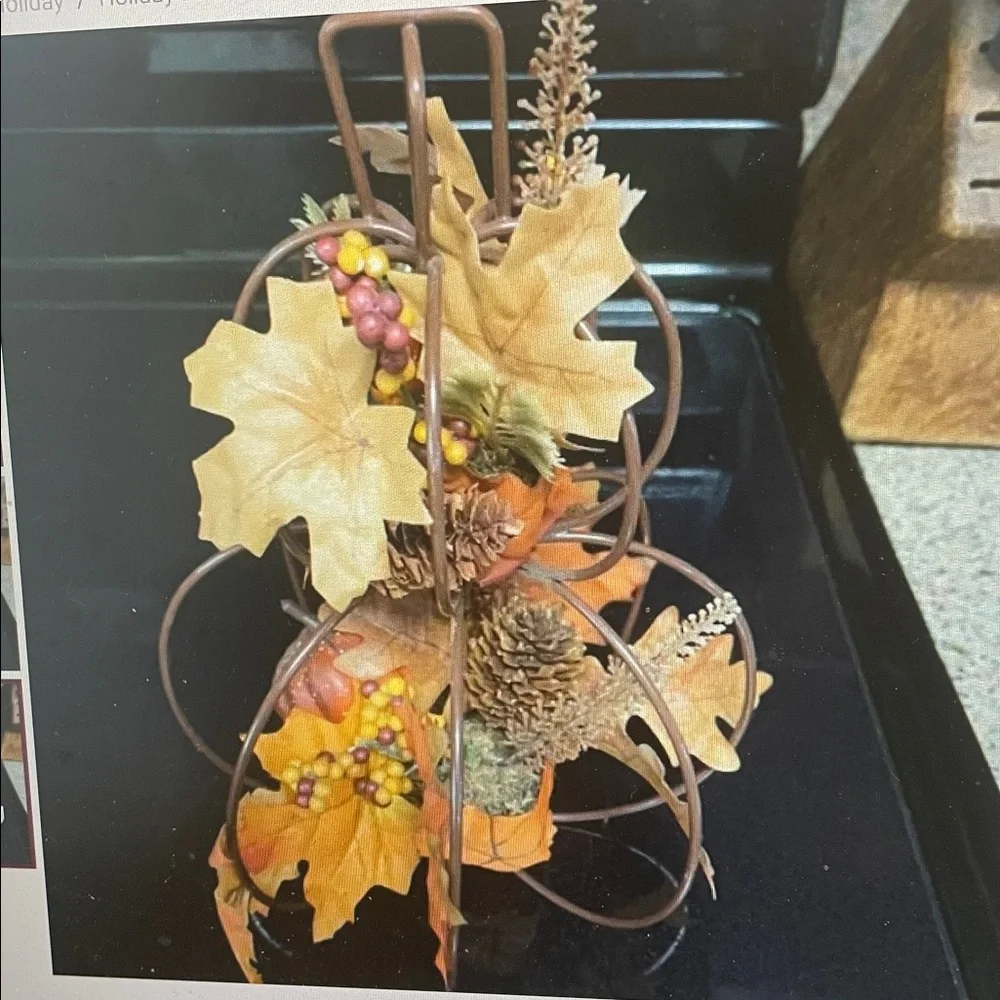Double pumpkin metal floral decor